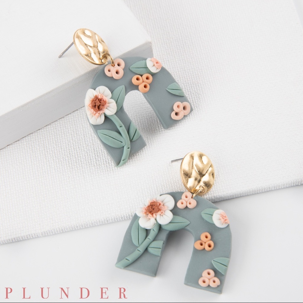 🌺Plunder Floral Earrings